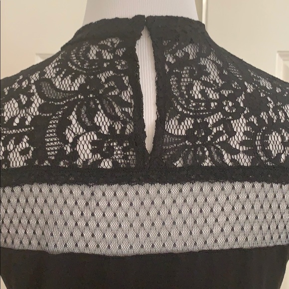 Express Lace Mock Neck Tee - Picture 5 of 6